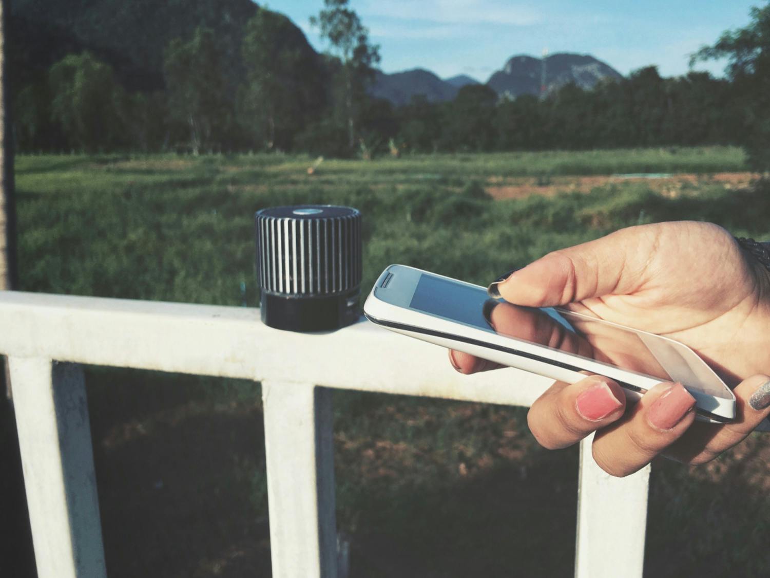Matkalla: Bluetooth-kaiutin on kätevä ottaa mukaan lomalle